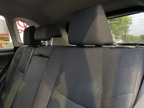 Used 2021 Toyota RAV4 LE FWD image 10