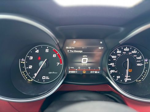 Used 2018 Alfa Romeo Stelvio Ti Sport AWD/4WD image 10