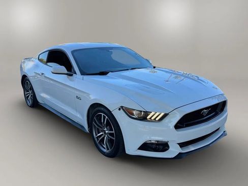 Used 2015 Ford Mustang GT RWD image 3