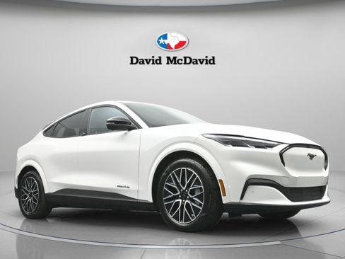 Used 2025 Ford Mustang Mach-E Premium image 26