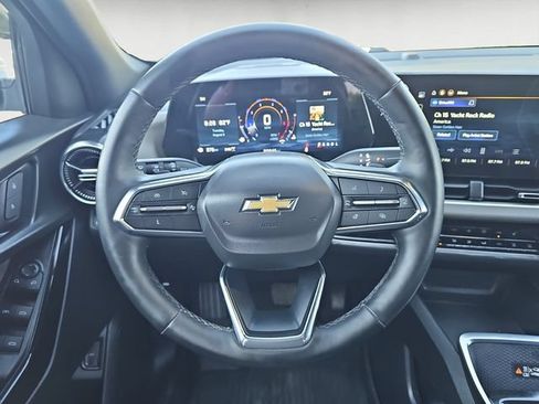 Used 2025 Chevrolet Equinox LT w/ Convenience Package II AWD/4WD image 12