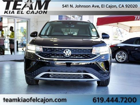 Used 2024 Volkswagen Taos SE image 4