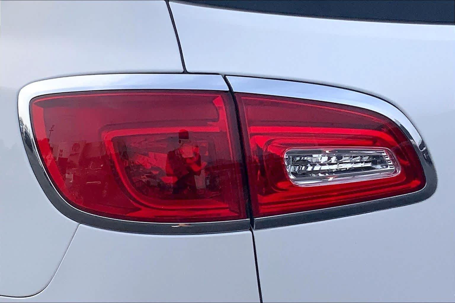 Used 2014 Buick Enclave Leather AWD/4WD image 28