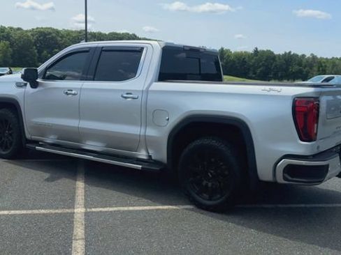 Used 2019 GMC Sierra 1500 SLT w/ SLT Premium Plus Package AWD/4WD image 6