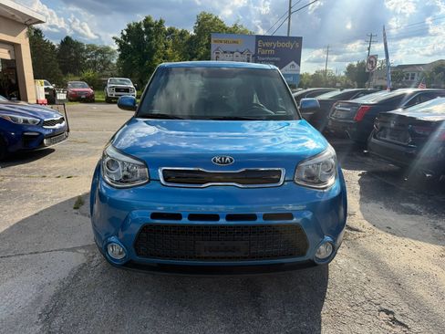 Used 2015 Kia Soul + w/ Audio Package FWD image 3