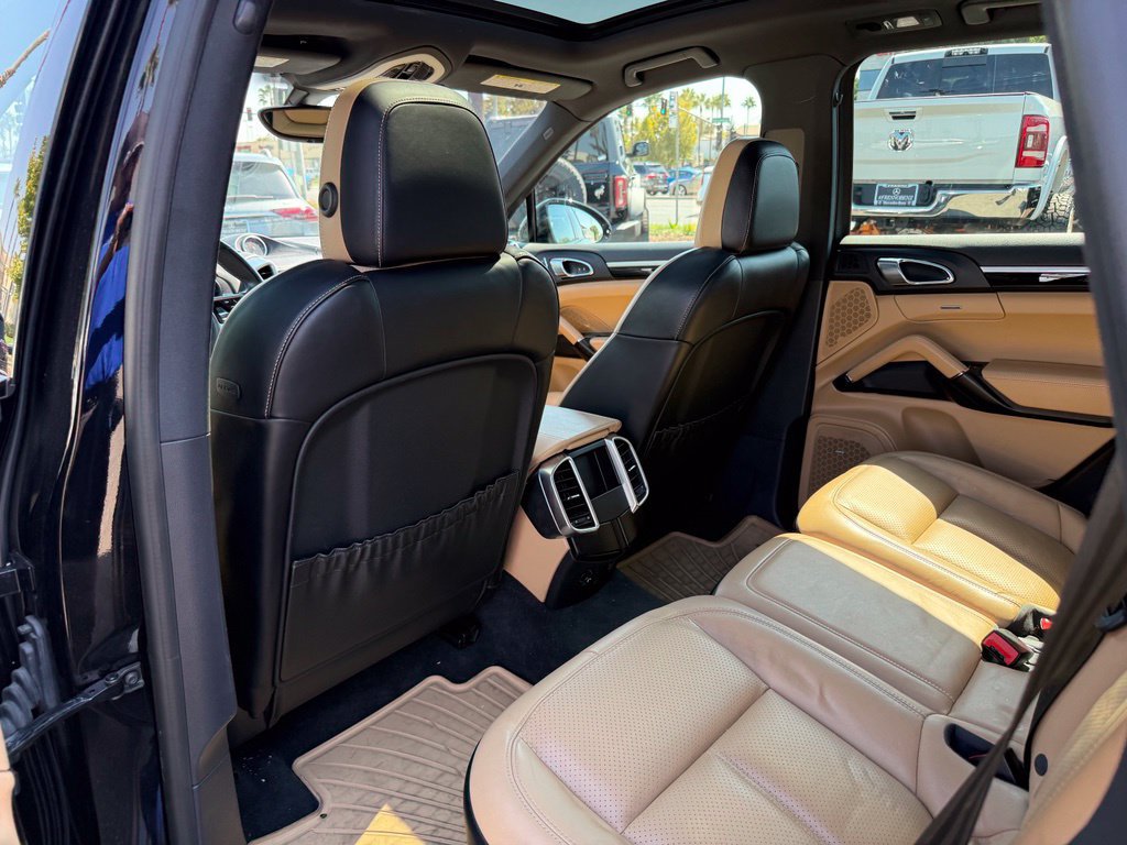 Used 2018 Porsche Cayenne AWD/4WD image 15