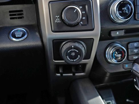 Used 2018 Ford F150 Platinum w/ Equipment Group 701A Luxury AWD/4WD image 19