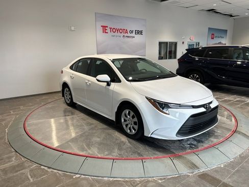 Certified 2023 Toyota Corolla LE image 1