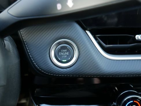 New 2025 Chevrolet Equinox LT w/ Convenience Package II image 12