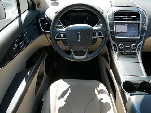 Used 2020 Lincoln Nautilus Reserve FWD image 13