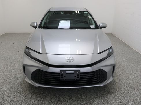 Used 2025 Toyota Camry LE w/ Convenience Package FWD image 3