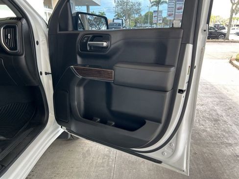 Used 2019 GMC Sierra 1500 SLE w/ SLE Value Package image 25