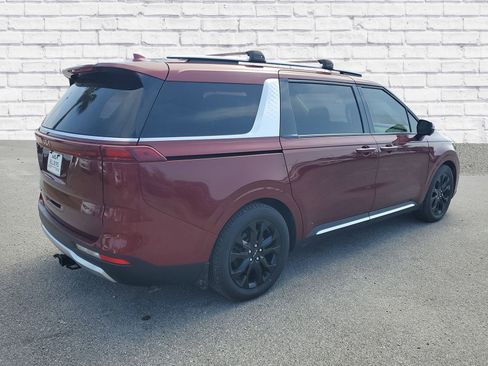 Used 2022 Kia Carnival SX image 4