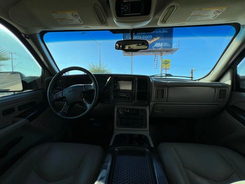 Used 2004 GMC Sierra 2500 SLT w/ Heavy-Duty Power Package image 23