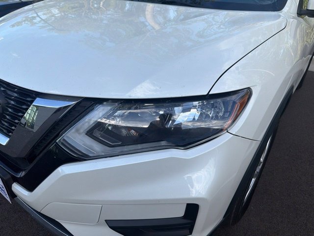 Used 2018 Nissan Rogue SV w/ Premium Package AWD/4WD image 2