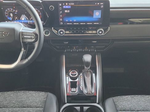 Used 2024 Chevrolet Colorado Z71 w/ Z71 Convenience Package 2 image 11