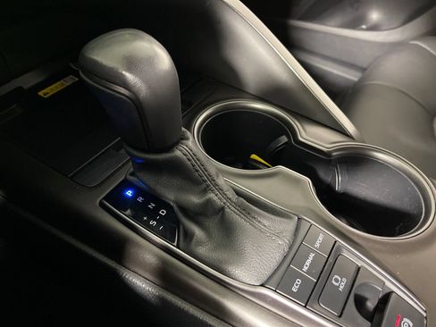 Certified 2022 Toyota Camry XSE FWD image 22
