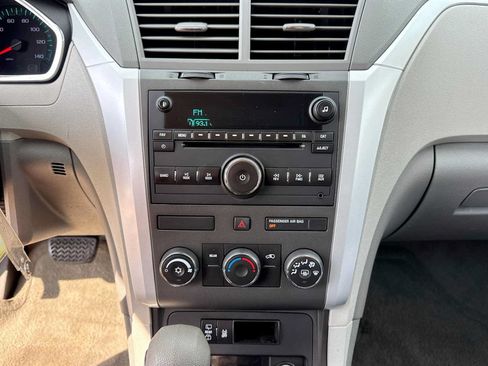 Used 2012 Chevrolet Traverse LS FWD image 28
