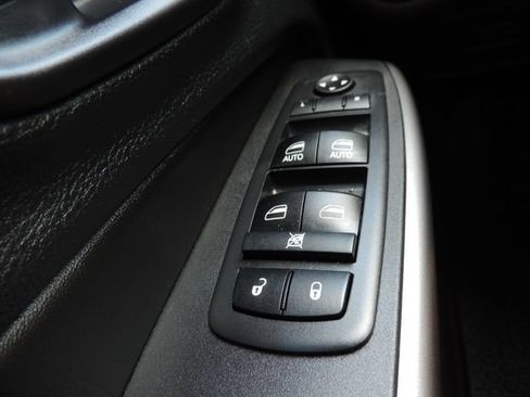 Used 2019 Jeep Cherokee Latitude Plus w/ Cold Weather Group FWD image 29