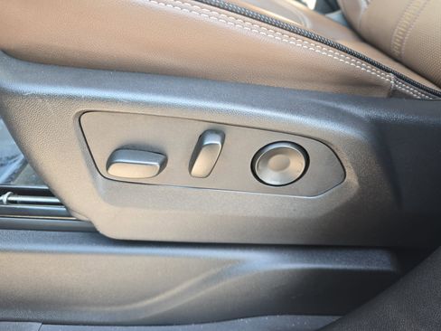 Used 2025 Chevrolet Tahoe High Country image 31