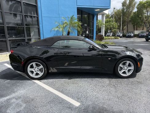 Used 2023 Chevrolet Camaro LT RWD image 9