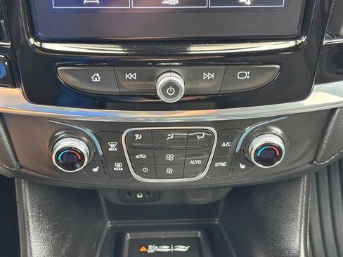 Certified 2023 Chevrolet Traverse LT FWD image 23