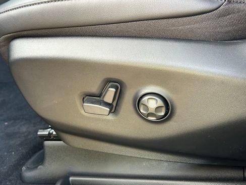 New 2026 Chrysler Pacifica Select w/ S Appearance Package image 17