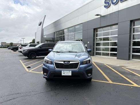 Used 2021 Subaru Forester Premium AWD/4WD image 2