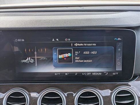 Used 2019 Mercedes-Benz E 300 4MATIC image 12