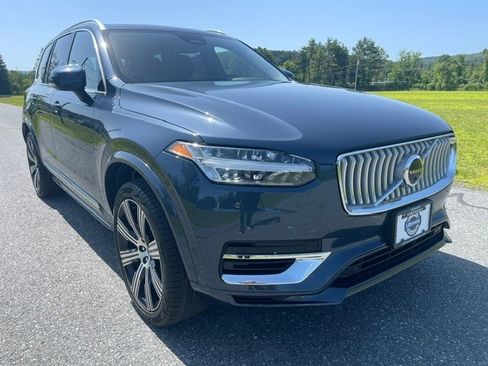 Used 2025 Volvo XC90 T8 Plus w/ Protection Package Premier AWD/4WD image 2