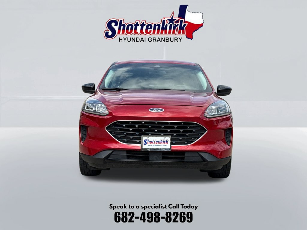 Used 2022 Ford Escape SE w/ SE Sport Appearance Package FWD image 2