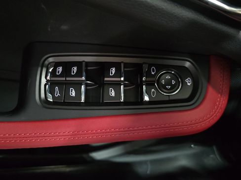 New 2025 Porsche Macan image 21