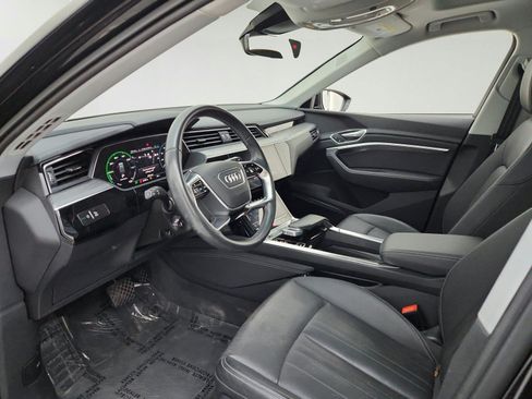 Used 2023 Audi e-tron Premium Plus w/ Premium Plus Package AWD/4WD image 16