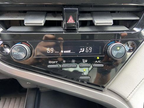 Used 2023 Toyota Camry SE image 21