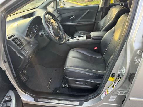 Used 2013 Toyota Venza XLE image 15