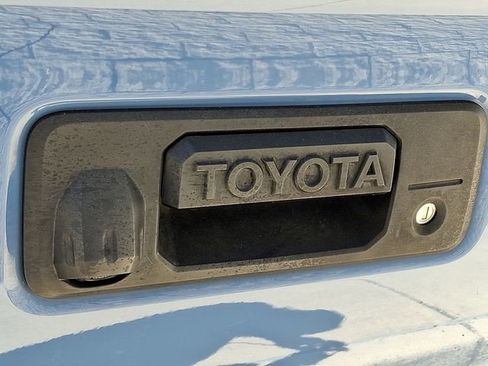 Used 2019 Toyota Tacoma TRD Sport AWD/4WD image 10