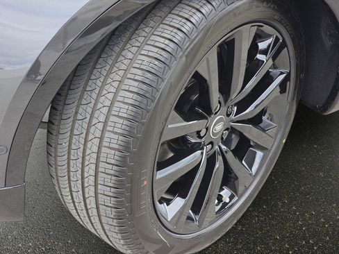 New 2026 Land Rover Discovery Limited Edition image 35