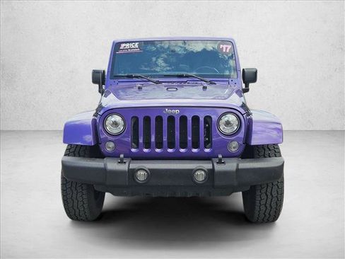 Used 2017 Jeep Wrangler Unlimited Rubicon w/ Cold Weather Group AWD/4WD image 2
