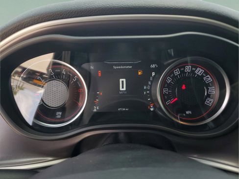 Used 2022 Dodge Challenger R/T w/ Performance Handling Group image 26