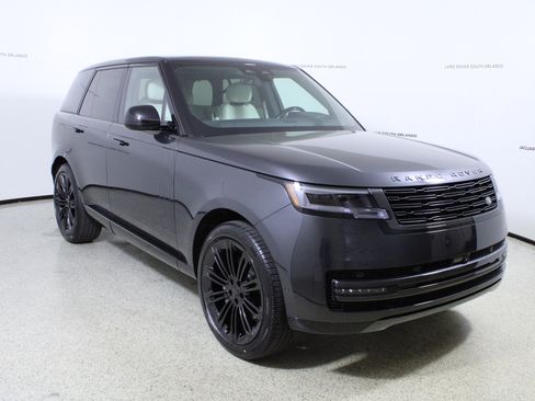 New 2026 Land Rover Range Rover SE image 3