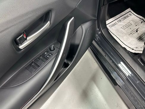Used 2025 Toyota Corolla SE image 9
