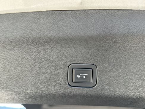 Certified 2024 GMC Yukon XL SLT RWD image 21