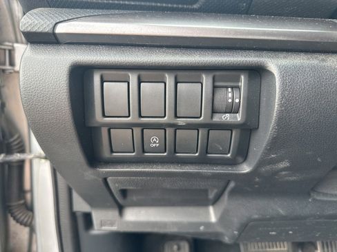 Used 2019 Subaru Forester Premium w/ All-Weather Package image 17