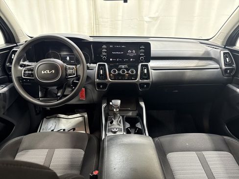 Used 2023 Kia Sorento LX FWD image 15