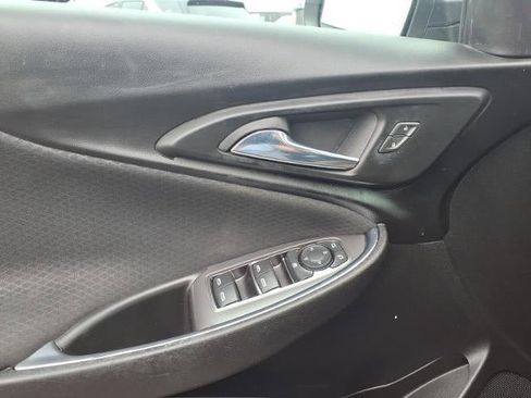 Used 2018 Chevrolet Malibu LT FWD image 14
