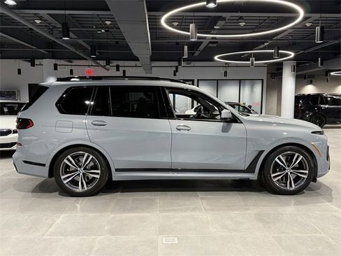 Used 2026 BMW X7 xDrive40i w/ M Sport Package image 4