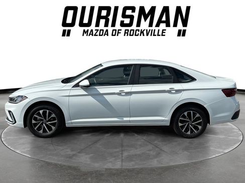 Used 2025 Volkswagen Jetta S image 3