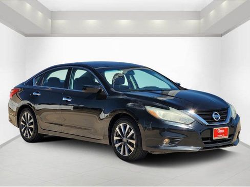 Used 2017 Nissan Altima 2.5 SV image 1