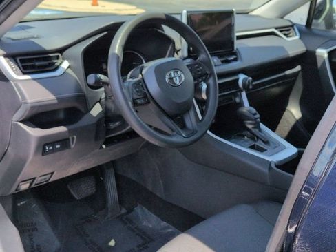 Used 2025 Toyota RAV4 XLE AWD/4WD image 9