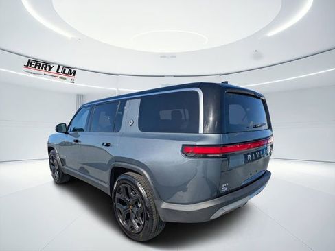 Used 2023 Rivian R1S Adventure image 5